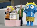 知事がオープニングセレモニーを行っている