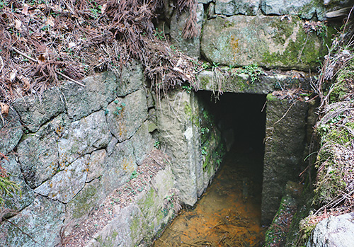 弥勒石穴の写真
