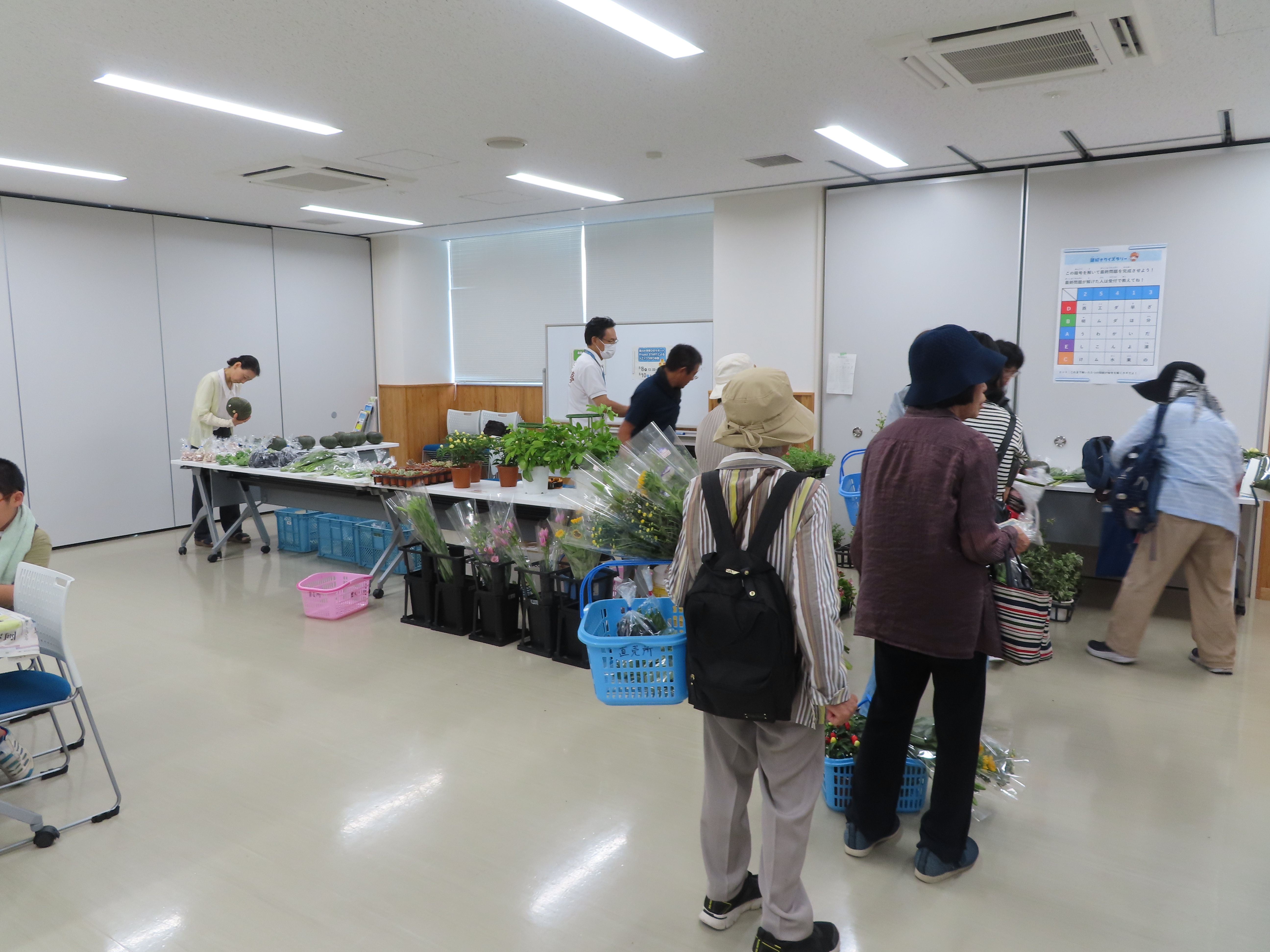 農業大学校の野菜販売の様子