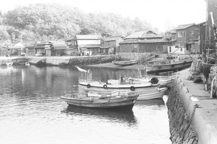 笠島地区の港の風景
