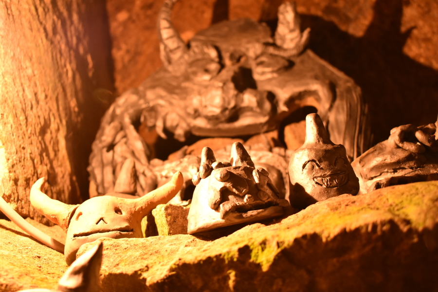 鬼ヶ島洞窟の鬼瓦