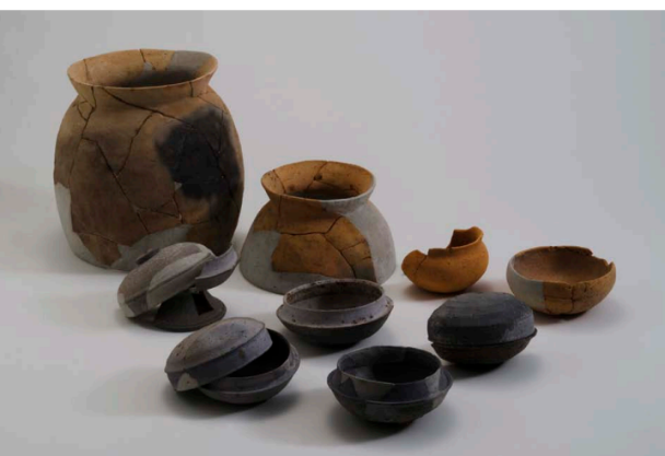 住屋遺跡（東かがわ市）から出土した土師器と須恵器