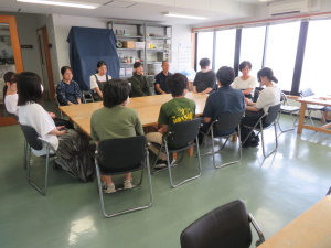 研究生と意見交換