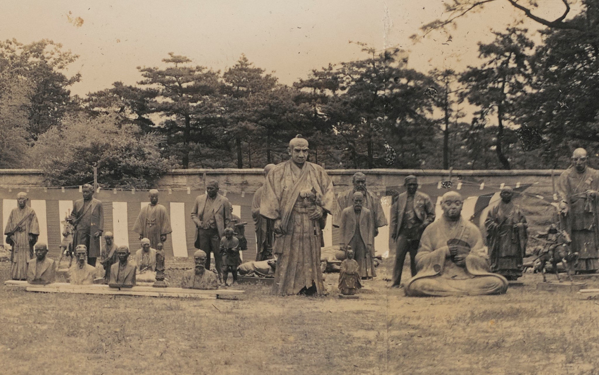 「銅像の壮行式」（1943年）
