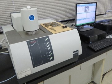 熱伝導率測定装置の写真