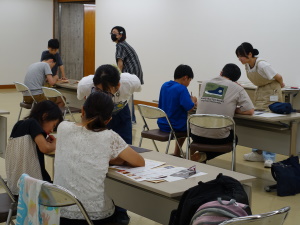 夏の漆芸体験教室会場の様子