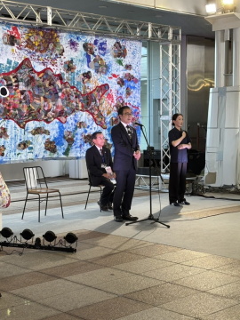 知事があいさつをしている