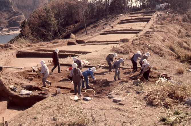 昭和50年代の調査風景（羽佐島遺跡）