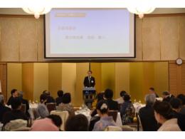 知事があいさつをしている