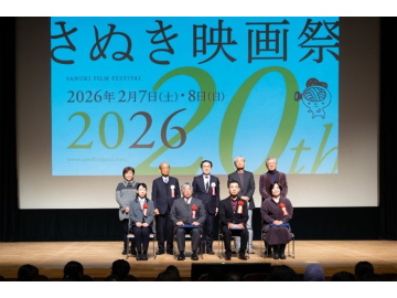 知事が集合写真に写っている