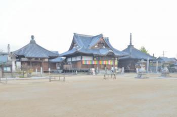 本堂・大師堂・護摩堂（南西から）